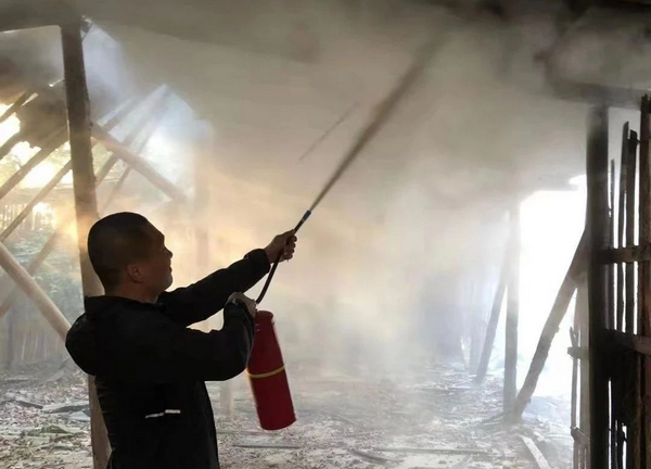 nEO_IMG_p4-身边的力量丨孙琦鹏:遇险不退让,事事冲在前 ! .jpg