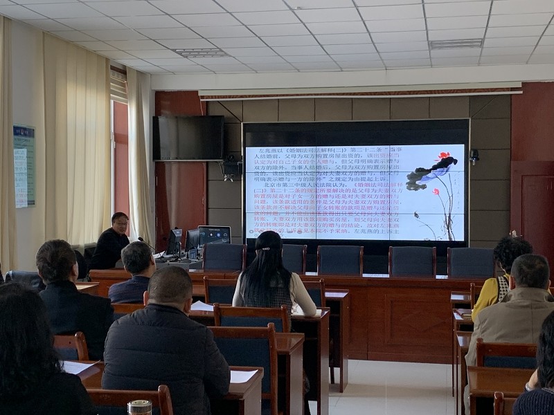 一堂生动的法律实践课1.jpg 一堂生动的法律实践课1.jpg