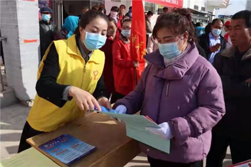 武威市民勤县法律援助中心开展“巾帼暖人心,法援惠民生”主题活动2.jpg 武威市民勤县法律援助中心开展“巾帼暖人心,法援惠民生”主题活动2.jpg