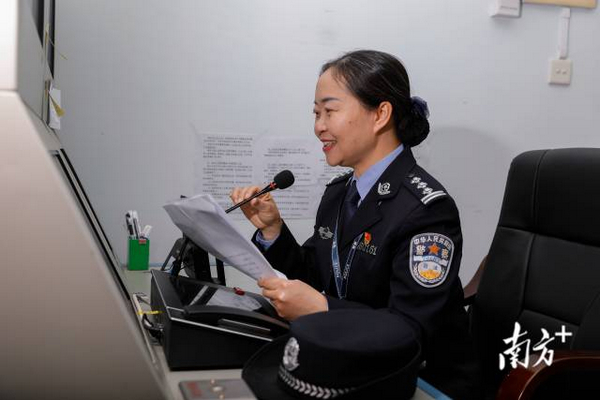 nEO_IMG_p7-全国五一巾帼标兵杨晓蕾:艾滋病戒毒人员叫她“杨妈妈”_南方plus_南方_ .jpg