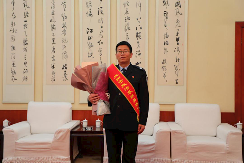 杨茂林：热爱尽忠诚 调解暖民心1.png