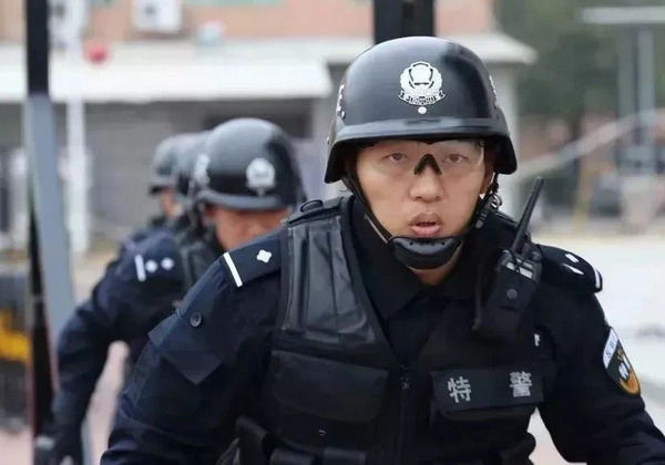 nEO_IMG_p1-身边的力量丨孙琦鹏:遇险不退让,事事冲在前 ! .jpg