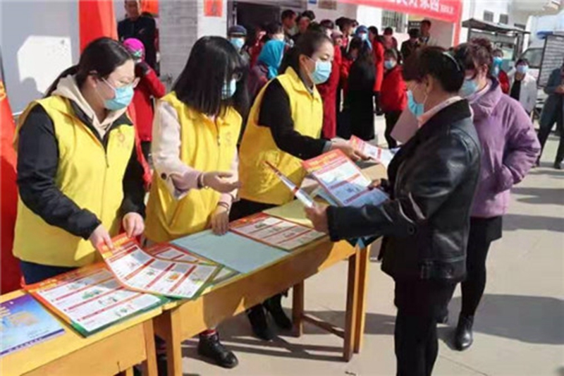 武威市民勤县法律援助中心开展“巾帼暖人心,法援惠民生”主题活动3.jpg 武威市民勤县法律援助中心开展“巾帼暖人心,法援惠民生”主题活动3.jpg