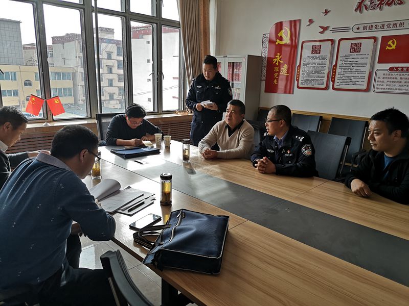 甘南州行政执法检查工作组对碌曲县开展行政执法大检查大整治工作2.jpg 甘南州行政执法检查工作组对碌曲县开展行政执法大检查大整治工作2.jpg