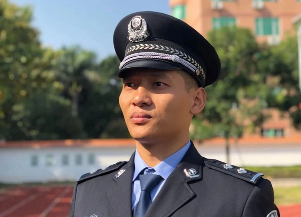 nEO_IMG_p3-身边的力量丨孙琦鹏:遇险不退让,事事冲在前 ! .jpg