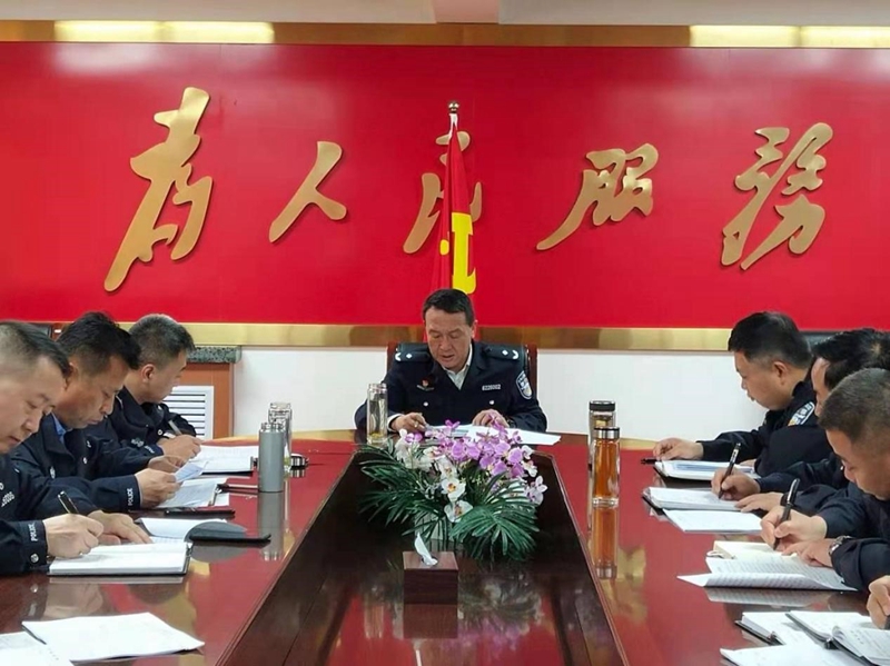 兰州市司法局强制隔离戒毒所党委理论学习中心组组织专题学习1.jpg