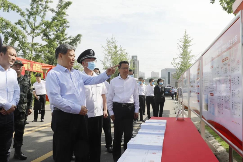 唐一军在四川省调研时强调坚持以学习贯彻习近平法治思想为主线着力推进全面依法治国不断取得新成效1.jpg 唐一军在四川省调研时强调坚持以学习贯彻习近平法治思想为主线着力推进全面依法治国不断取得新成效1.jpg