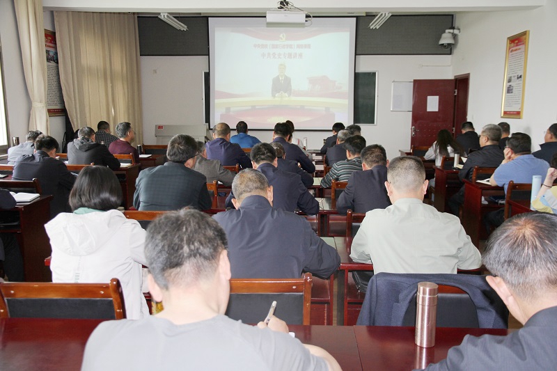 嘉峪关市举办“全面贯彻习近平法治思想、深入推进依法治市”专题研讨班2.JPG