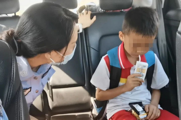 nEO_IMG_p2-身边的力量 _ 遇到困难不用愁,他们总会出现在你身边!.jpg