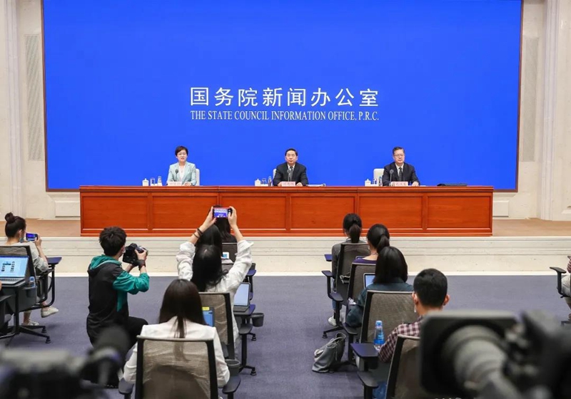 破解办证“难、繁、慢”力推公证服务利企便民司法部相关负责人就优化公证服务意见答记者问1.jpg 破解办证“难、繁、慢”力推公证服务利企便民司法部相关负责人就优化公证服务意见答记者问1.jpg