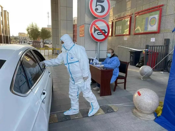 nEO_IMG_p2-法律援助丨深圳律师陈海航战“疫”不忘本职 .jpg