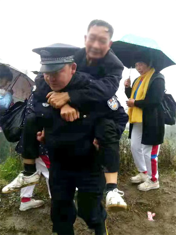 深山“活地图”25年救援数百群众.jpg 深山“活地图”25年救援数百群众.jpg