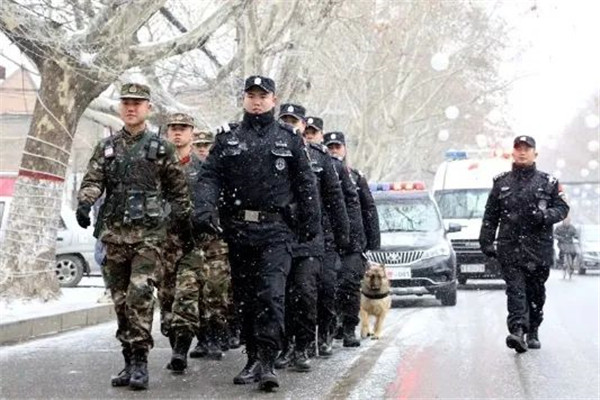 1661331127475012228.jpg 寻找最美基层民警3.jpg