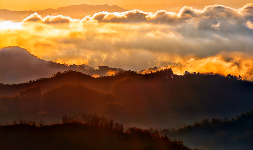 河山峥嵘犹有万道光 (作者：鞠鑫) (2)