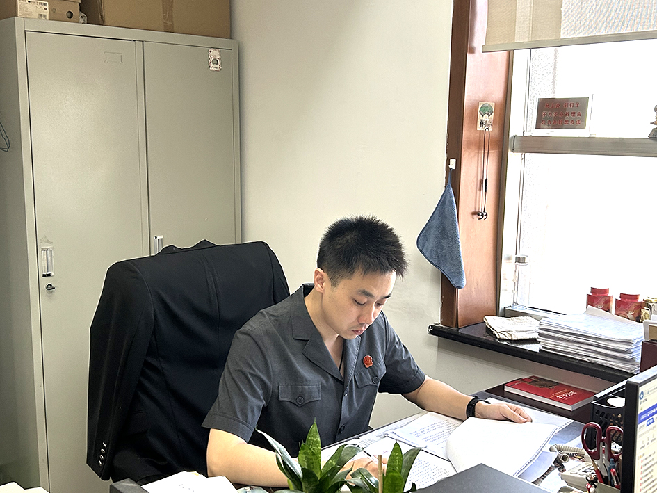 沈阳市大东区人民法院 审判管理办公室负责人、法官 鉴铭宇