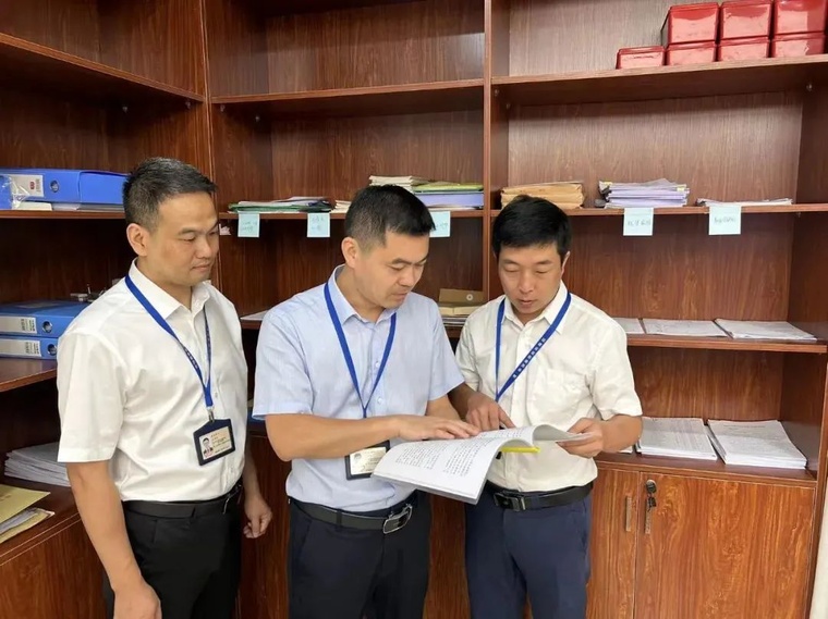 (已刊省微10.18)榜样丨一位纪检监察人的“三颗心” (已刊省微10.18)榜样丨一位纪检监察人的“三颗心”