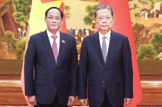 赵乐际会见越南国会副主席陈光方 赵乐际会见越南国会副主席陈光方