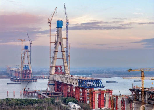 安徽池州长江公铁大桥二标段主体工程已完成80%