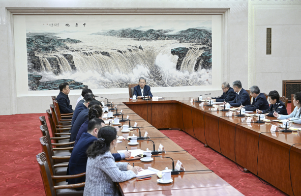 赵乐际同全国人大常委会会议列席代表座谈